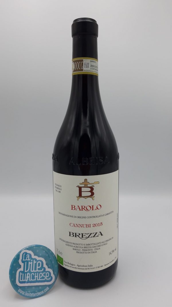 Vino rosso Piemonte pregiato artigianale tradizionale Barolo cru Cannubi ottenuto da sola uva nebbiolo perfetto con la carne rossa e formaggi