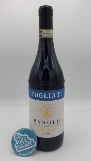 Piedmont red wine, fine artisan traditional Barolo cru Bussia Monforte d'Alba obtained with Nebbiolo grapes, perfect with braised meat.