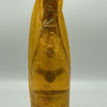 Vino spumante Champagne Francia metodo classico raffinato aristocratico vintage perlage fine ottenuto con uva chardonnay e pino nero perfetto con il pesce e il caviale