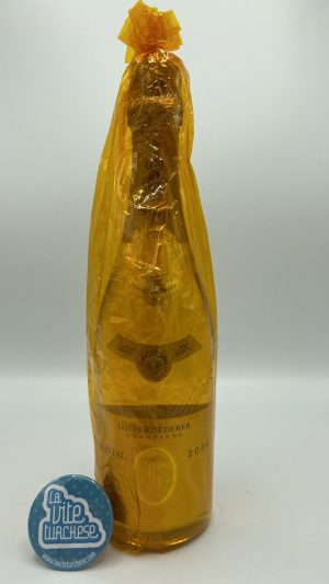 Vino spumante Champagne Francia metodo classico raffinato aristocratico vintage perlage fine ottenuto con uva chardonnay e pino nero perfetto con il pesce e il caviale
