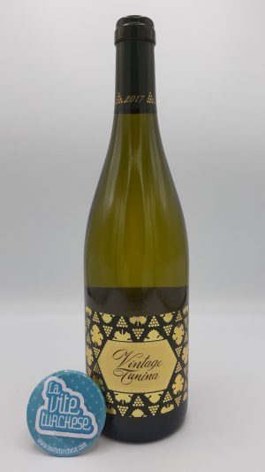 White wine Friuli Venezia Giulia fine artisan wine icon historical producer produced with chardonnay sauvignon malvasia ribolla giallo grapes and picolit perfect with fish-based main courses