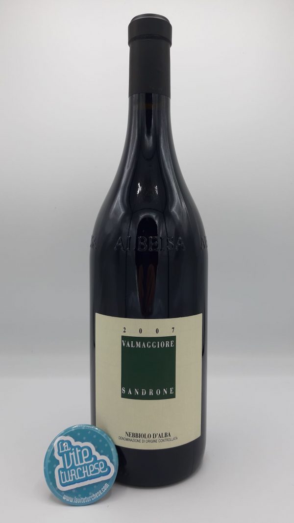 red wine Nebbiolo d'Alba Piedmont Vezza Roero cru Valmaggiore classic artisanal modern austere elegant obtained with only Nebbiolo grapes perfect with red meat and aged cheeses