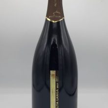 vino spumante Alta Langa Piemonte DOCG Santo Stefano Belbo metodo classico tradizionale boutique croccante perlage aperitivo fresco ottenuto con uva Pinot Nero perfetto con gli antipasti e il pesce