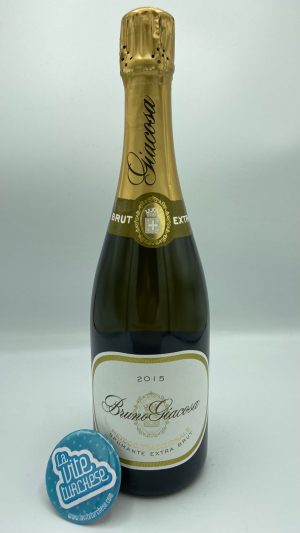 quality sparkling wine classic method neive Oltrepò Pavese creamy vintage obtained with pinot noir grapes perfect with fish and first courses