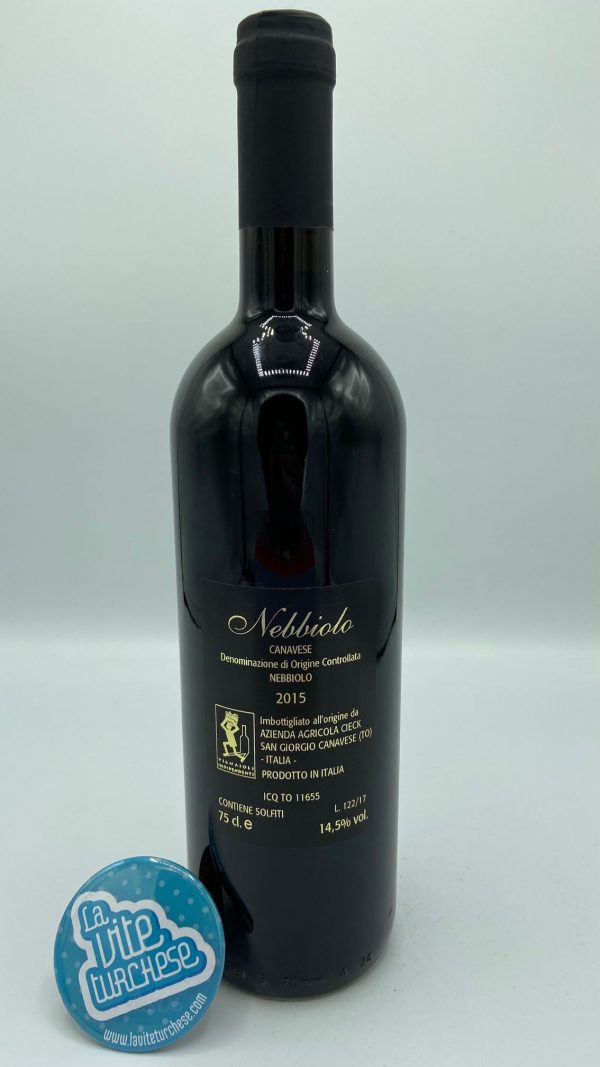 red wine Nebbiolo Canavese Sangiorgio Piemonte Nebbiolo grapes