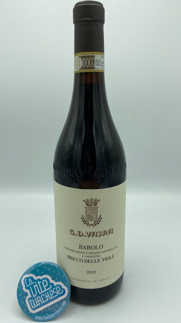 Red wine barolo cru Bricco delle Viole traditional artisanal fine produced with only Nebbiolo grapes perfect with meat main
