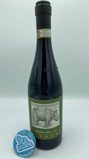 Red wine Barbaresco cru Fine artisan Gallina limited production produced with only Nebbiolo grapes perfect with tagliatelle al ragù