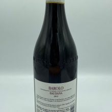 red wine Barolo cru Baudana Serralunga d'Alba unesco Piedmont Nebbiolo grapes