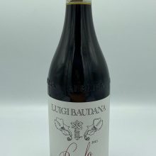 red wine Barolo cru Cerretta Serralunga d'Alba unesco Piedmont red wine Barolo cru Cerretta Serralunga d'Alba Langhe Piedmont Unesco traditional garagiste boutique fine refined austere tannic obtained with Nebbiolo grapes perfect with braised meat and aged cheeses