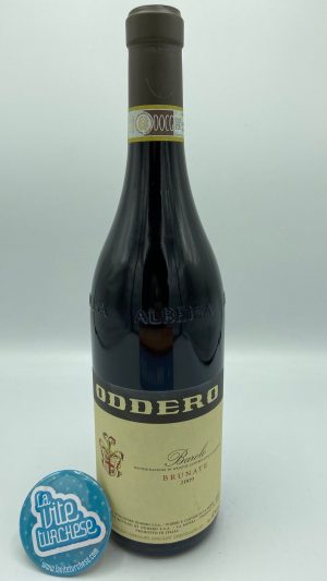 red wine Barolo DOCG cru Brunate La Morra Piedmont Langhe Unesco traditional grand crus fine tannic austere fine aristocratic obtained with Nebbiolo grapes perfect with tajarin and white truffle