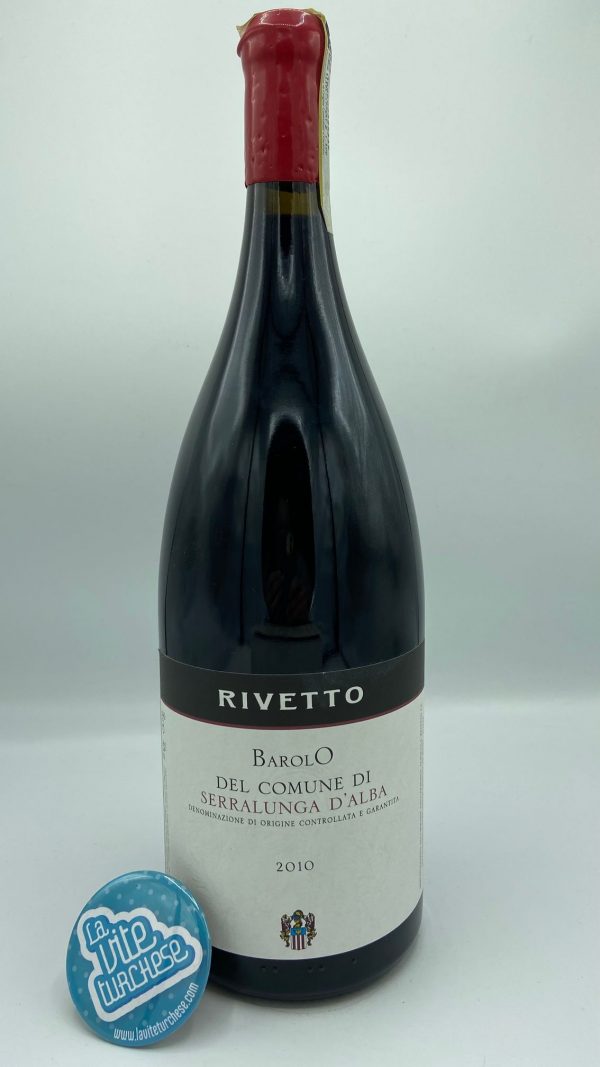 Red wine Barolo DOCG cru in Serralunga d'Alba fine artisan organic limited production produced with only Nebbiolo grapes perfect with braised in Barolo