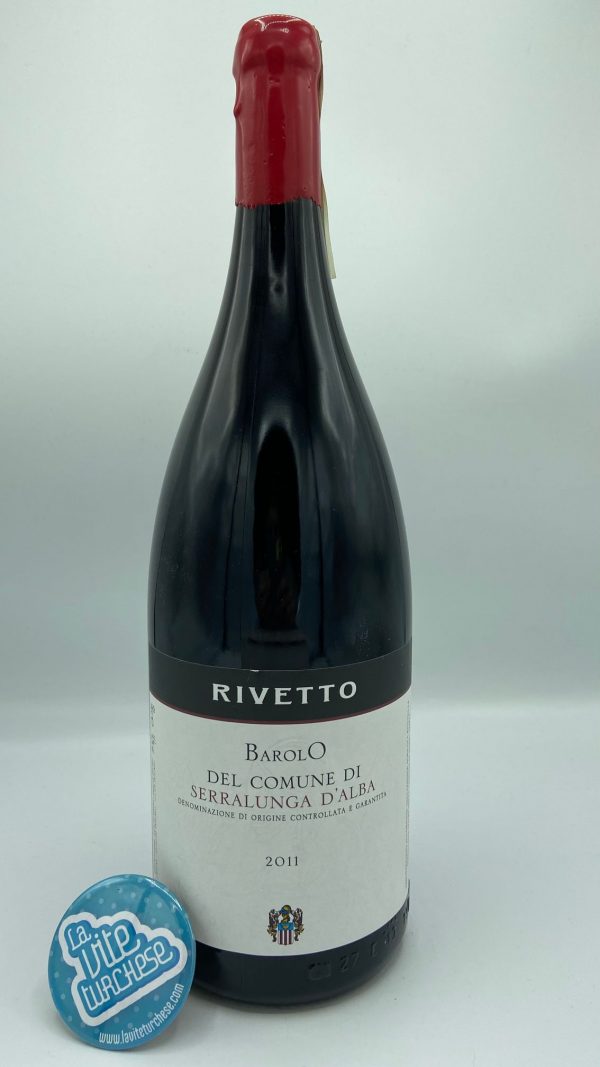 Red wine Barolo DOCG cru in Serralunga d'Alba fine artisan organic limited production produced with only Nebbiolo grapes perfect with braised in Barolo