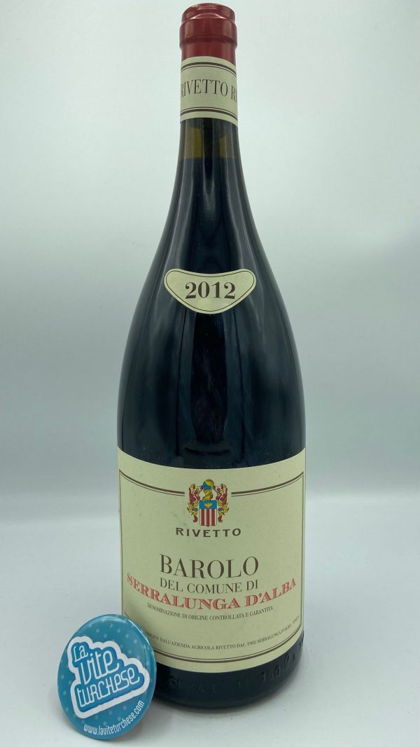 Red wine Barolo DOCG cru in Serralunga d'Alba fine artisan organic limited production produced with only Nebbiolo grapes perfect with braised in Barolo