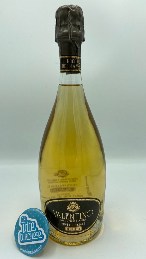 classic method sparkling wine Monforte d'Alba Langhe Piedmont Unesco Ezio Bosso composition to develop the fermentation obtained with Chardonnay Pinot Nero and Meunier grapes perfect with fish, salami, risotto, and white meat
