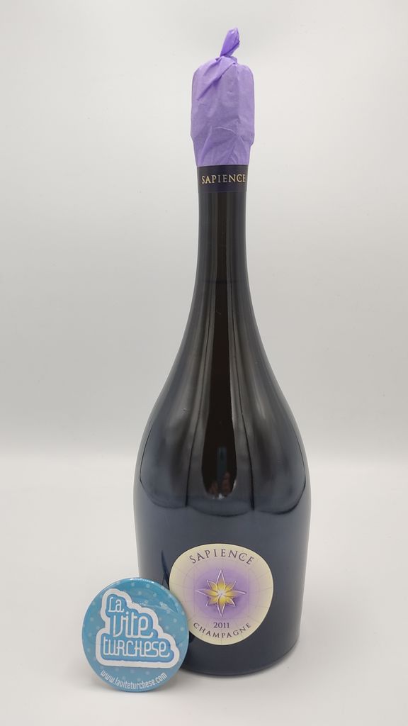 Marguet - Champagne Sapience Premiere Cru Brut Nature prodotto con l'assemblaggio di diversi grandi produttori, millesimato 2011.