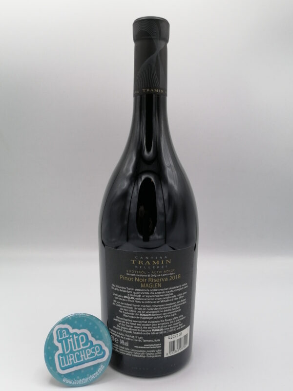 Tramin - Pinot Noir Maglen Riserva - 2018 - back.jpg (1) Tramin – Pinot Noir Maglen Riserva prodotto con la migliore selezione delle uve dell'area Mazzon e Glen, vinificato in barrique per 12 mesi.