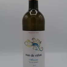 Adegas Gran Vinum - Mar de Viñas Albariño - 2020 Adegas Gran Vinum - Mar de Viñas Albariño produced in Rias Baixa in spain with vineyards facing the Atlantic Ocean.