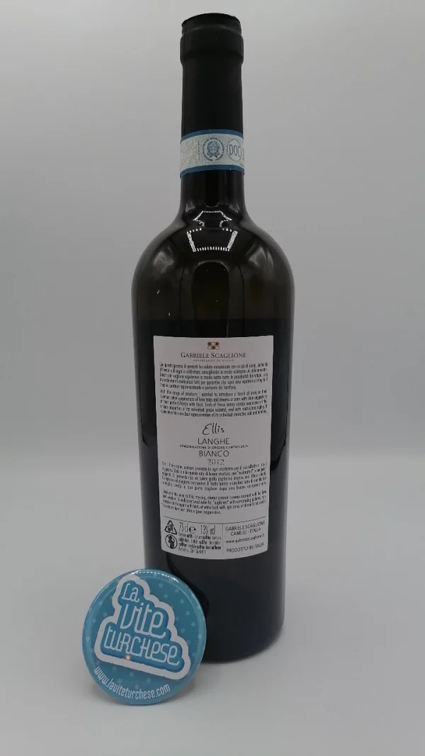 Gabriele Scaglione - Ellis Langhe Bianco made from Arneis and Chardonnay grapes in Roero and Langhe. Full body wine.