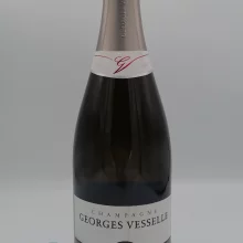 George Vesselle - Champagne Grand Cru Brut Nature - 2013 George Vesselle - Champagne Grand Cru Brut Nature prodotto a Bouzy nella Montagna di Reims con uve Pinot Nero e Chardonnay.