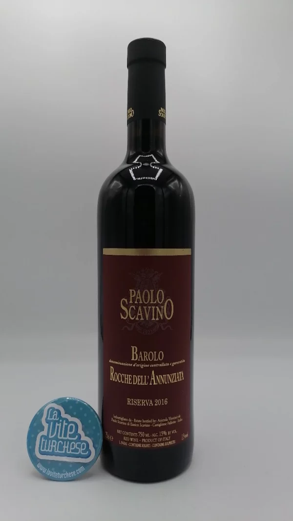 Paolo Scavino – Barolo Rocche dell'Annunziata Riserva prodotto solamente nelle migliori annate nell'omonima vigna situata a La Morra.