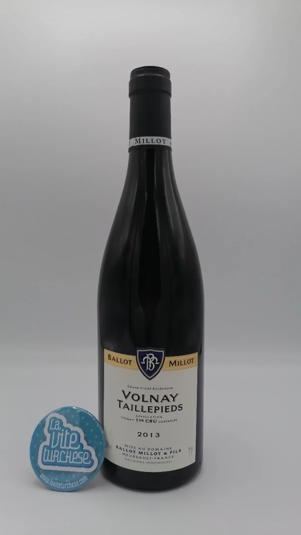 Ballot Millot – Volnay Taillepieds 1er Cru prodotto con uva Pinot Nero in Borgogna in Cote de Beaune. Rosso di carattere e dolcezza.