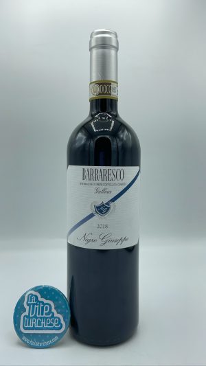 Giuseppe Negro - Barbaresco Gallina prodotto nell'omonimo vigneto situato a Neive, affinato per 24 mesi in tonneaux.