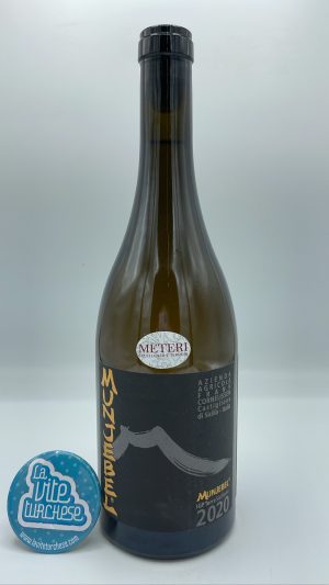 Frank Cornelissen – Munjebel Terre Siciliane Bianco prodotto nel versante nord del Vulcano Etna, vinificato in vetroresina.