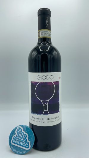 Giodo - Brunello di Montalcino produced in only 12000 bottles with 30 months of aging in barrique, large barrel and cement tanks.