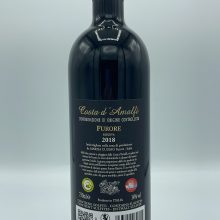 Marisa Cuomo – Furore Riserva Rosso prodotto in costiera amalfitana con uva Piedirosso e Aglianico, vinificato in barrique nuove.