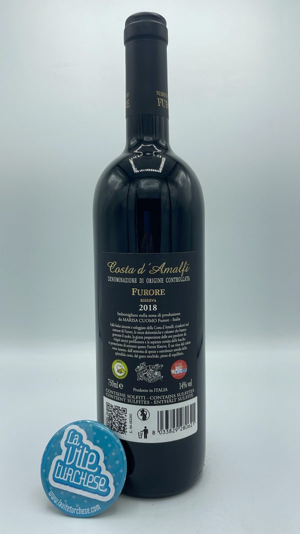 Marisa Cuomo – Furore Riserva Rosso prodotto in costiera amalfitana con uva Piedirosso e Aglianico, vinificato in barrique nuove.