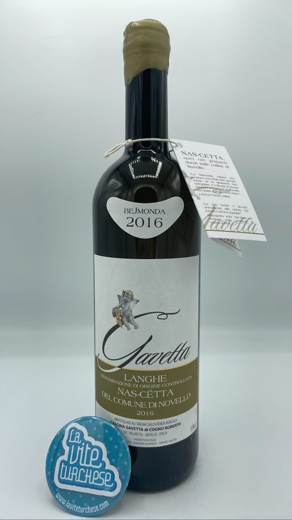 Cascina Gavetta - Langhe Nascetta del Comune di Novello prodotto con l'uva autoctona nascetta, bottiglia evoluta con sentori di idrocarburo.