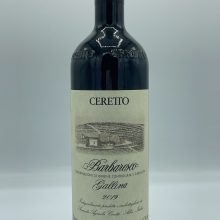 Ceretto – Barbaresco Gallina – 2019 Ceretto – Barbaresco Gallina prodotto nell'omonima vigna situata a Neive, con piante di 20 anni, il vino ha svolto l'affinamento per 2 anni in rovere.