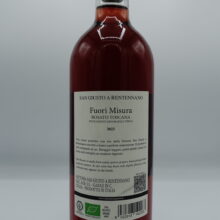 San Giusto a Rentennano – Fuori Misura Rosato Toscana - 2023 - back San Giusto a Rentennano – Fuori Misura Rosato Toscana ottenuto con il mosto di uva Sangiovese, Canaiolo e Merlot, vinificato in vasche di acciaio.
