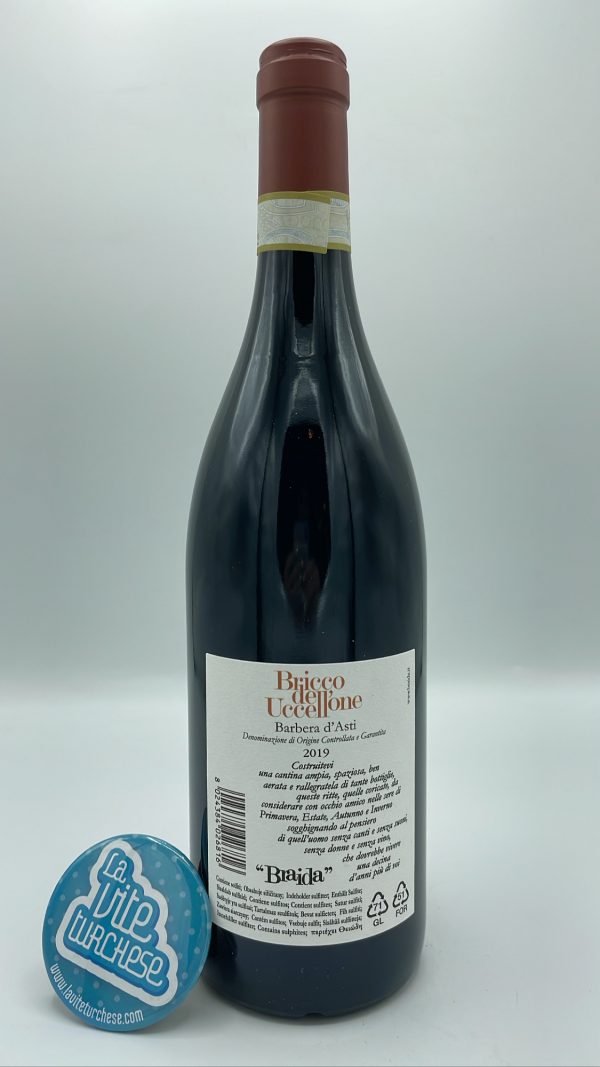 Braida – Barbera d'Asti Bricco dell'Uccellone vino iconico che ha fatto la storia per questo vitigno. La prima Barbera affinata in barrique.