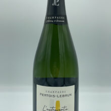 Pertois Lebrun – Champagne L'extravertie Grand Cru – 2017 Pertois Lebrun - Champagne L'extravertie Grand Cru produced from grand cru vineyards in the Cote de Blanc ( Chouilly, Cramant, Mesnil sur Oger, Oiry ).