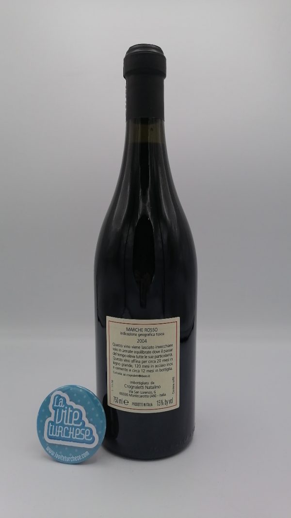 Fattoria San Lorenzo - Il San Lorenzo Rosso prodotto a Jesi nelle Marche con uva Syrah, invecchiato per 12 anni tra cemento acciaio e botte.