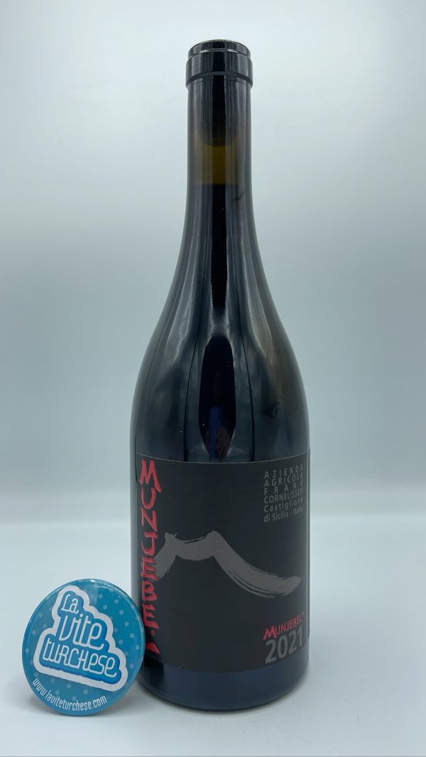 Frank Cornelissen - Munjebel Etna Rosso is the result of blending the different contrade, vinified in glass resin tanks.