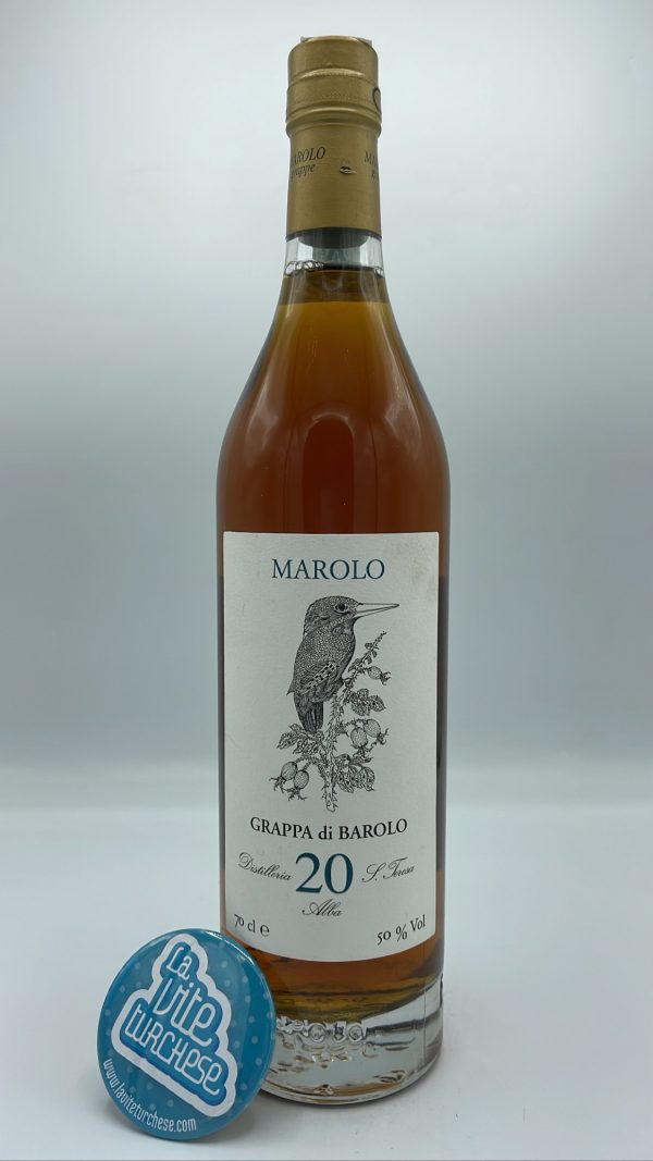 Marolo - 20-year-old Barolo grappa aged in small barrels, pomace from the 2001 vintage. Bain-marie discontinuous distillation.