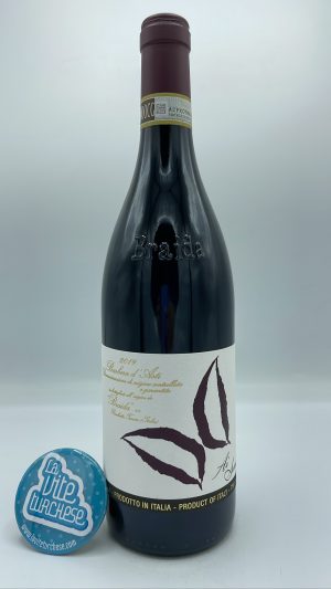 Braida - Barbera d'Asti Ai Suma produced in Rocchetta Tanaro with late harvest and aging for 15 months in barrique.