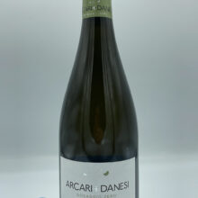 Arcari e Danesi – Franciacorta Dosaggio Zero – 2018 Arcari e Danesi – Franciacorta Dosaggio Zero produced with the Solouva method, with Chardonnay and Pinot Bianco grapes, 30 months on the lees.