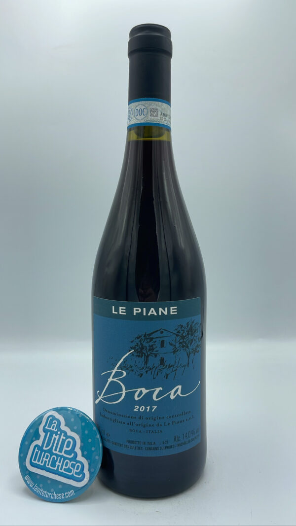 Le Piane – Boca prodotto nel nord Piemonte in provincia di Novara con uva 85% Nebbiolo e 15% Vespolina, invecchiamento per 3/4 anni in botti grandi.