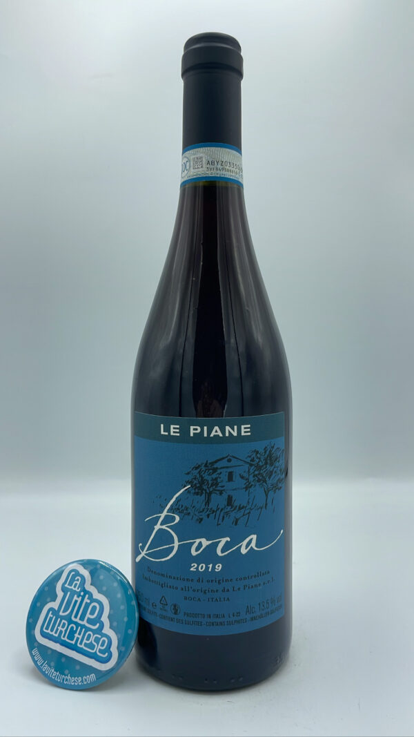 Le Piane – Boca prodotto nel nord Piemonte in provincia di Novara con uva 85% Nebbiolo e 15% Vespolina, invecchiamento per 3/4 anni in botti grandi.