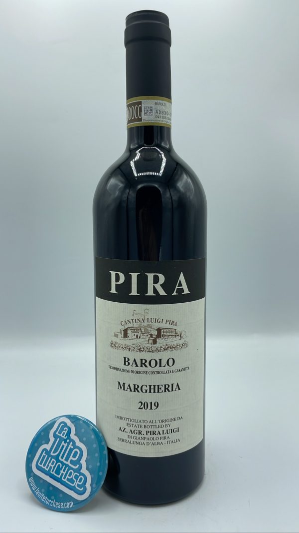 Luigi Pira – Barolo Margheria prodotto nell'omonima vigna situata a Serralunga, affinato in botti medio grandi per 2 anni. 7000 bottiglie.