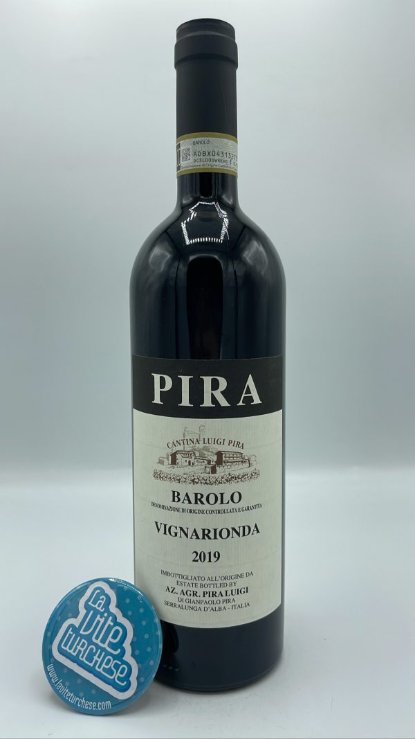 Luigi Pira – Barolo Vignarionda prodotto nell'omonima vigna situata a Serralunga considerato il cru più importante per intensità e tannini. 4000 bottiglie.