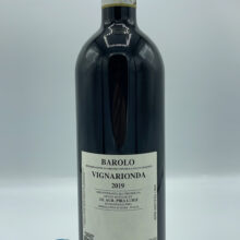 Luigi Pira – Barolo Vignarionda – 2019 - back Barolo Vignarionda comes from the vineyard of the same name located in the commune of Serralunga, which has always been considered one of the best ever. The soil in this parcel is rich in blue marl and rock, very hard soils, enough to give the nebbiolos unparalleled structure and tannins. The Vignarionda has absurd aging potential..Barolo even if already aged always seems young. Pira owns only one hectare of this vineyard, and produces 4,000 bottles. The wine does the 'aging of 24 months in barriques and large barrels and 2 years in the bottle. It is a fine wine, majestic, powerful.