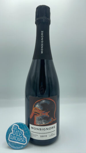 Monsignore – Alta Langa Brut DOCG prodotto con uva Chardonnay e Pinot Nero a Vicoforte di Mondovì a 600 metri d'altitudine, metodo classico per 36 mesi.
