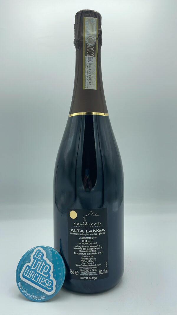 Paolo Berutti - Alta Langa Brut - 2019 - back Paolo Berutti - Alta Langa Brut produit uniquement avec du Pinot Nero à Santo Stefano Belbo, vieilli pendant 36 mois sur les lies. 6000 bouteilles.