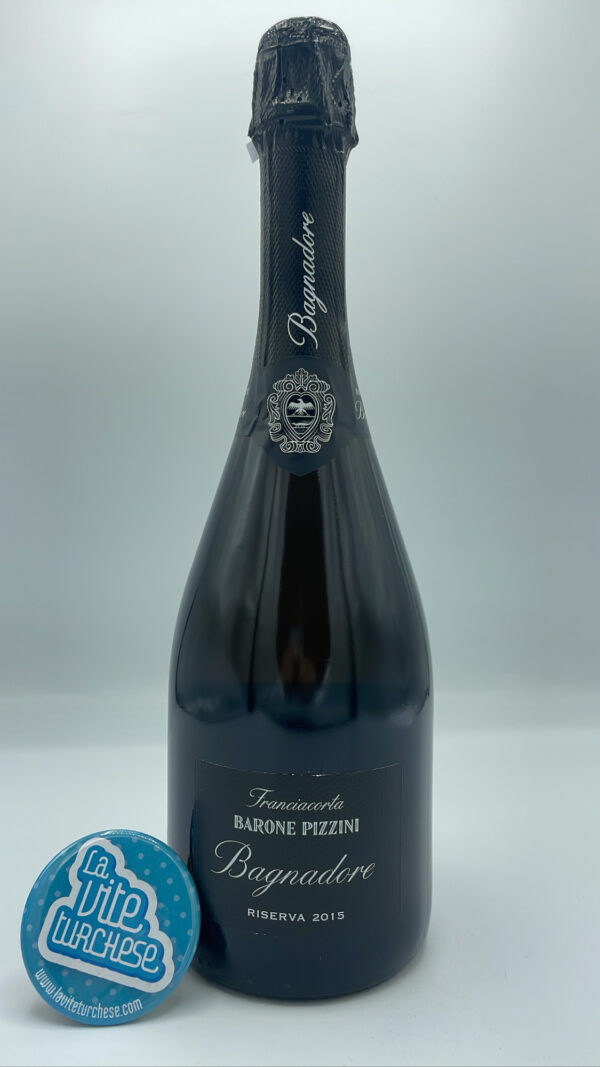 Barone Pizzini – Franciacorta Bagnadore Riserva prodotto con 50% Chardonnay e 50% Pinot Nero, invecchiato per 69 mesi sui lieviti.
