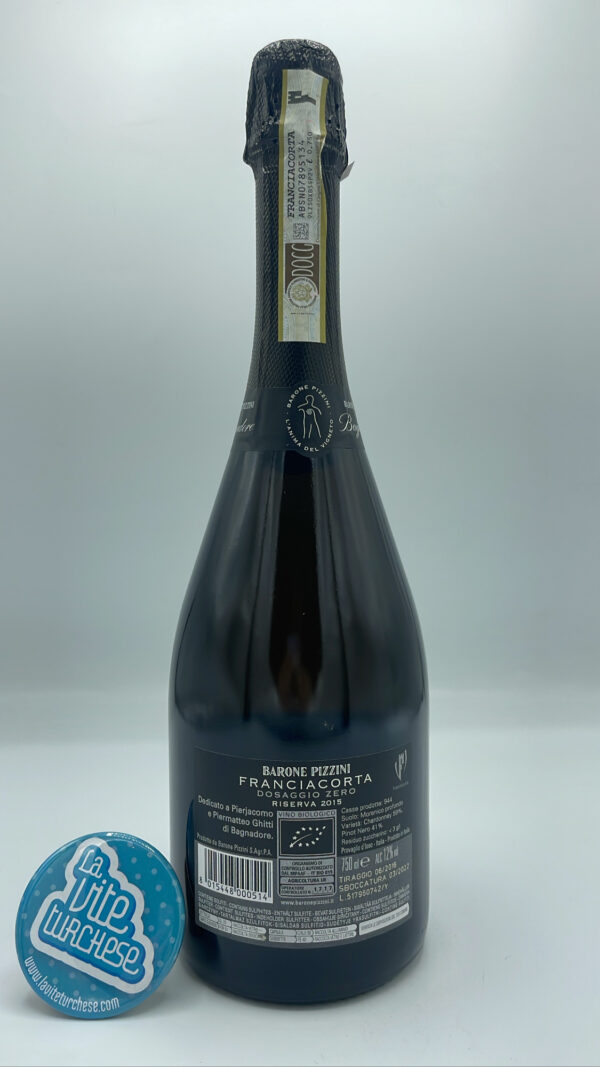 Barone Pizzini – Franciacorta Bagnadore Riserva – 2015 - back Barone Pizzini – Franciacorta Bagnadore Riserva prodotto con 50% Chardonnay e 50% Pinot Nero, invecchiato per 69 mesi sui lieviti.