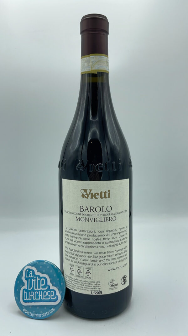 Vietti – Barolo Monvigliero prodotto nella rinomata vigna singola di Verduno, invecchiato per 24 mesi in botti di rovere. 5542 bottiglie prodotte.